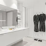 Vila Karat Zambrano - Includes Golf Cart *