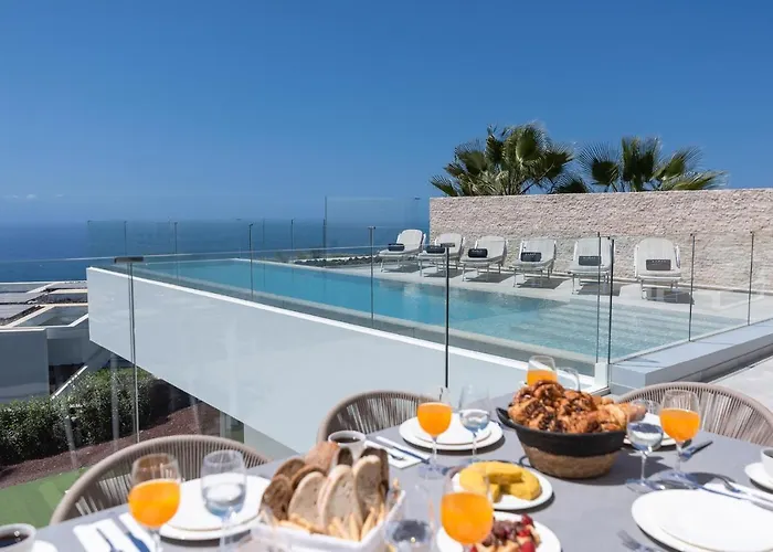 Villa Karat Zambrano - Includes Golf Cart *