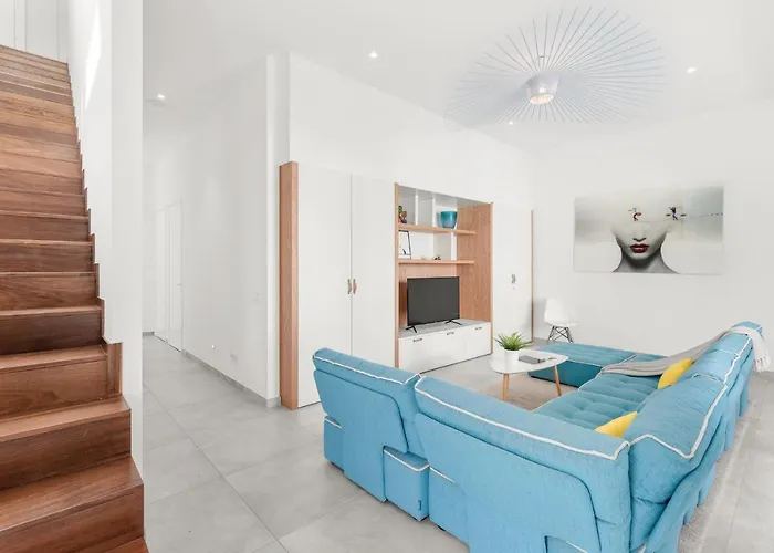 Karat Zambrano - Includes Golf Cart *