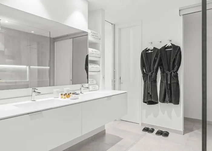 Villa Karat Zambrano - Includes Golf Cart *