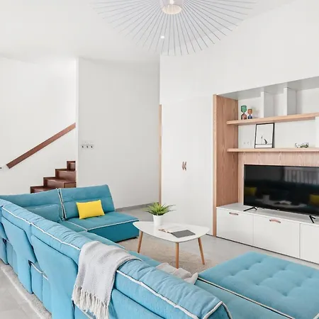 Karat Zambrano - Includes Golf Cart Villa