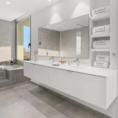 Villa Karat Zambrano - Includes Golf Cart *