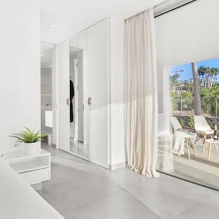 Villa Karat Zambrano - Includes Golf Cart