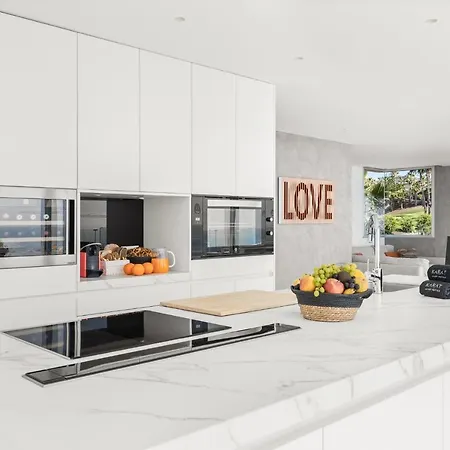 Karat Zambrano - Includes Golf Cart