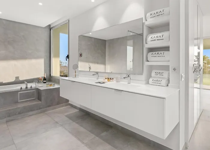 Willa Karat Zambrano - Includes Golf Cart *