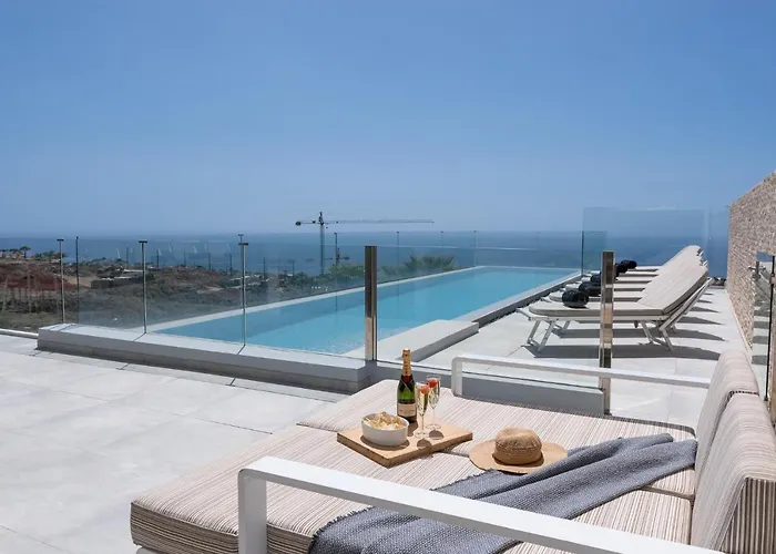 Villa Karat Zambrano - Includes Golf Cart