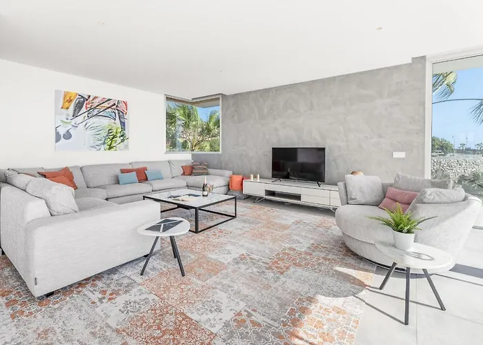 Karat Zambrano - Includes Golf Cart *